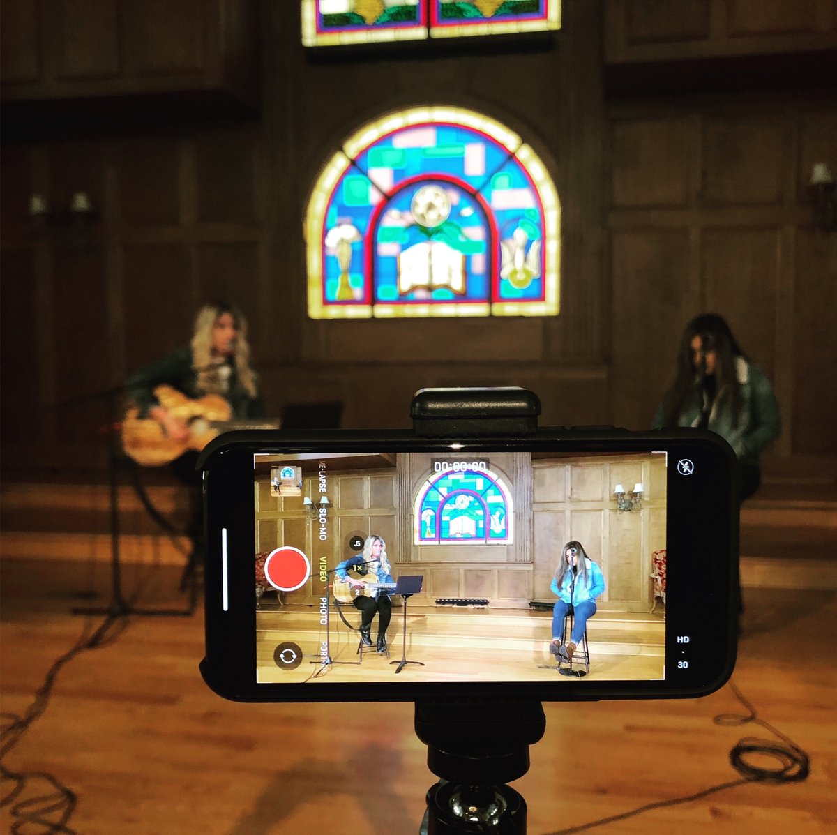 FBCSevCollege's tweet photo. We LOVE being able to worship with you every Thursday 🙌

Tune in with us tonight @ 7 with the message @ 7:30 #journey865 https://t.co/efH0mCruwI