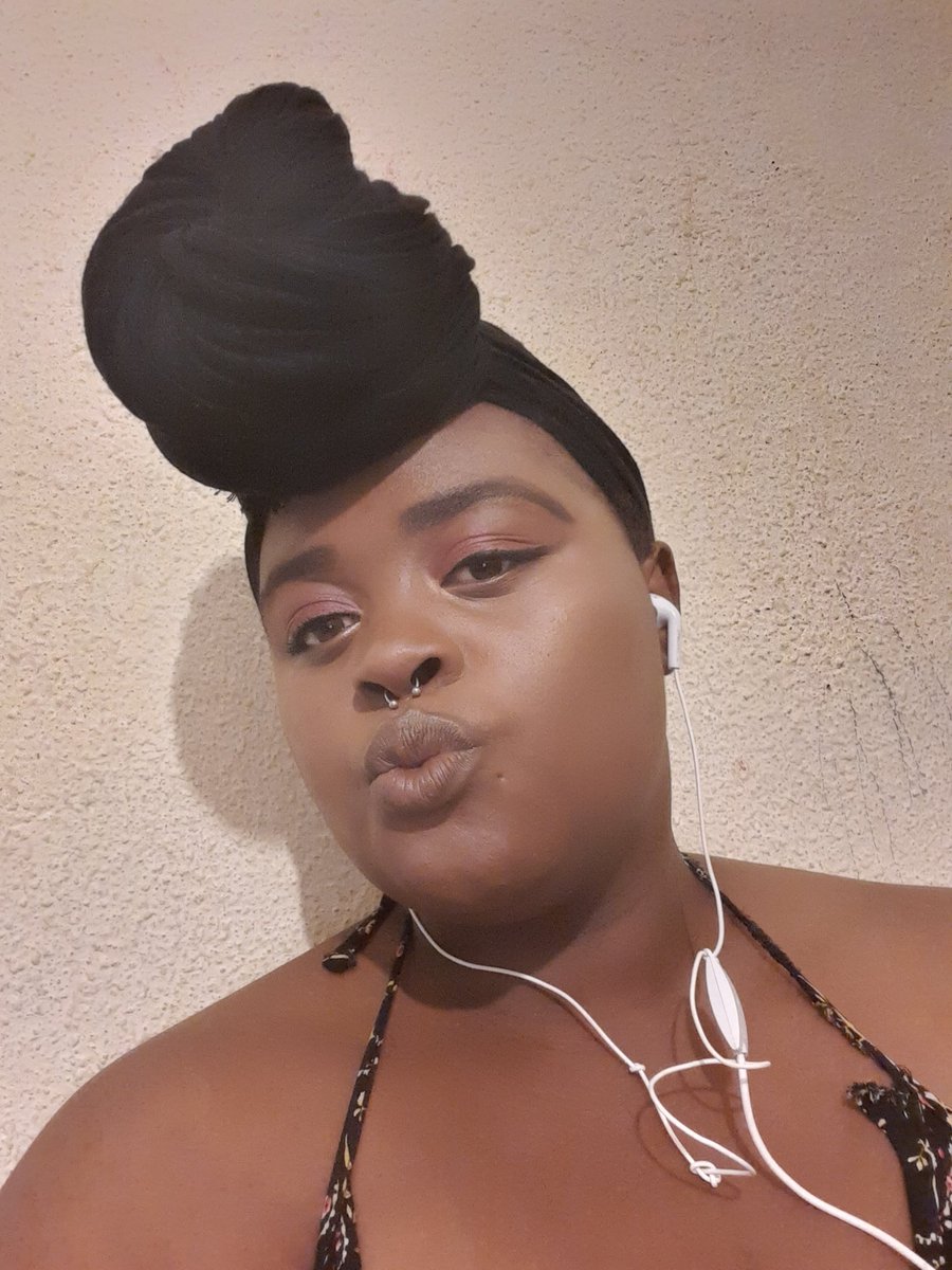 Beatsby_Thori's tweet photo. Simple yet meaningful.
MUA: @beatsby_thori
#makeup #mua #beginnermua #beauty #blackMUA #melaninmakeup #SA https://t.co/UExvXEVVsW