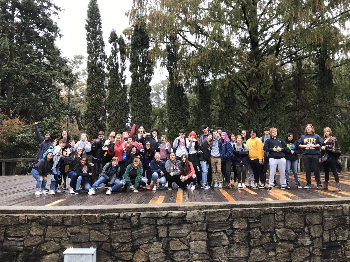 MsLevineTheatre's tweet photo. So many good memories from this year for Throwback Thursday! Pictured here: fall play, annual trip to @RLT1936, master class with amazing alumni, & spring musical! π
@ApexHighSchool #VirtualPeakWeek https://t.co/PzQvDD9dO7