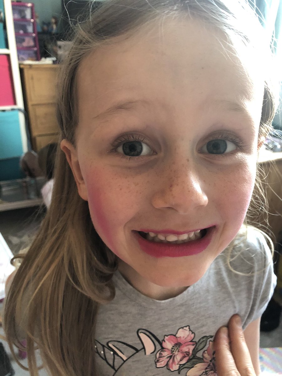 ChrisHJ16's tweet photo. I mean they didn’t mention this in the contract but it keeps them happy before dinner....... #2daughters #lockdown #sendmakeupwipes https://t.co/hq8nrp3i9G