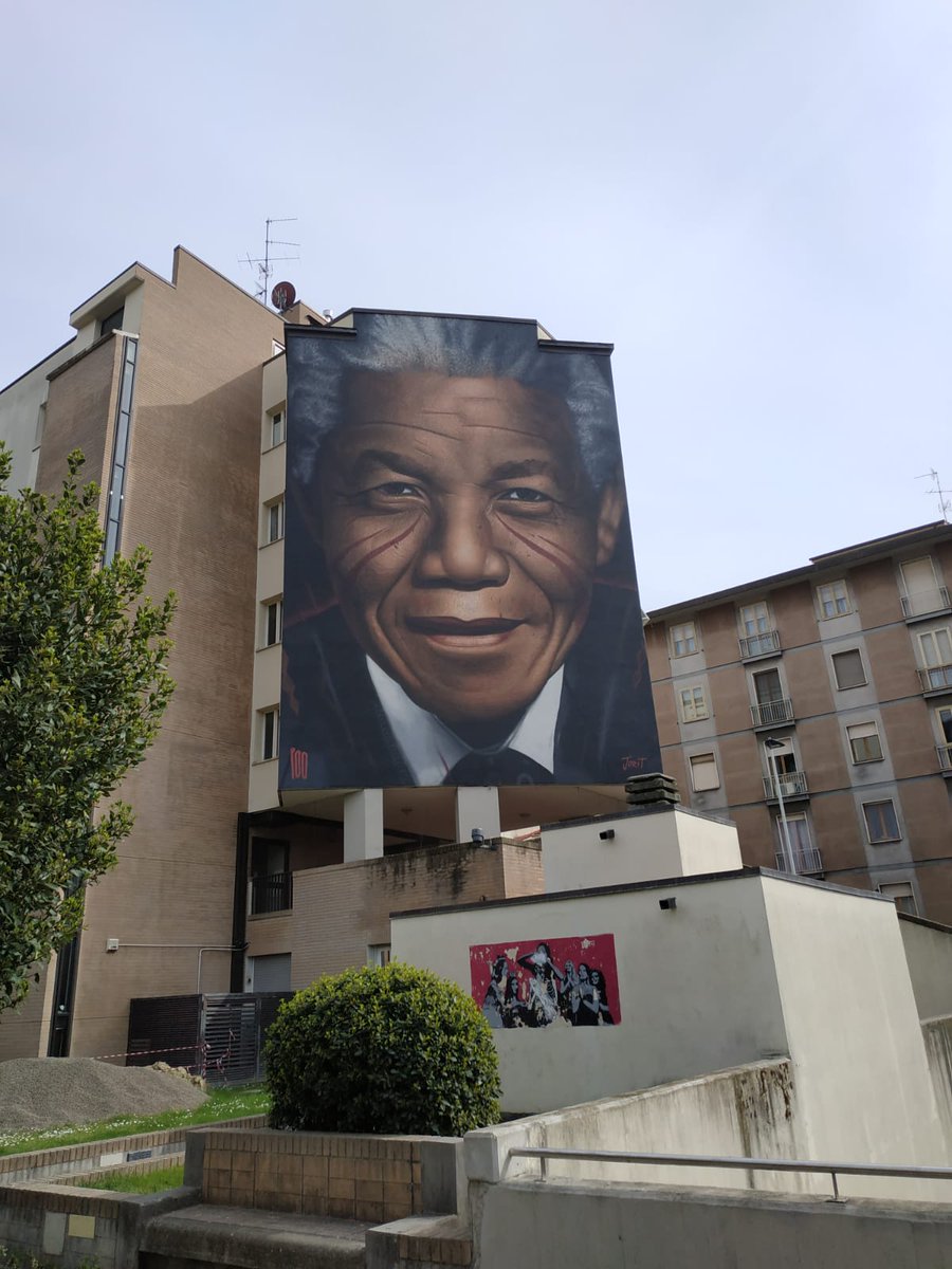 netmy1's tweet photo. The art below at home. 
Florence

L'Arte sotto casa. 
Firenze

#nelsonmandela #mandela #mandelanelson #murales #streetart #graffiti #graffutiart #graffitiartist #graffitiwall #graffiti #graffitiarts https://t.co/BnWjIlREp6