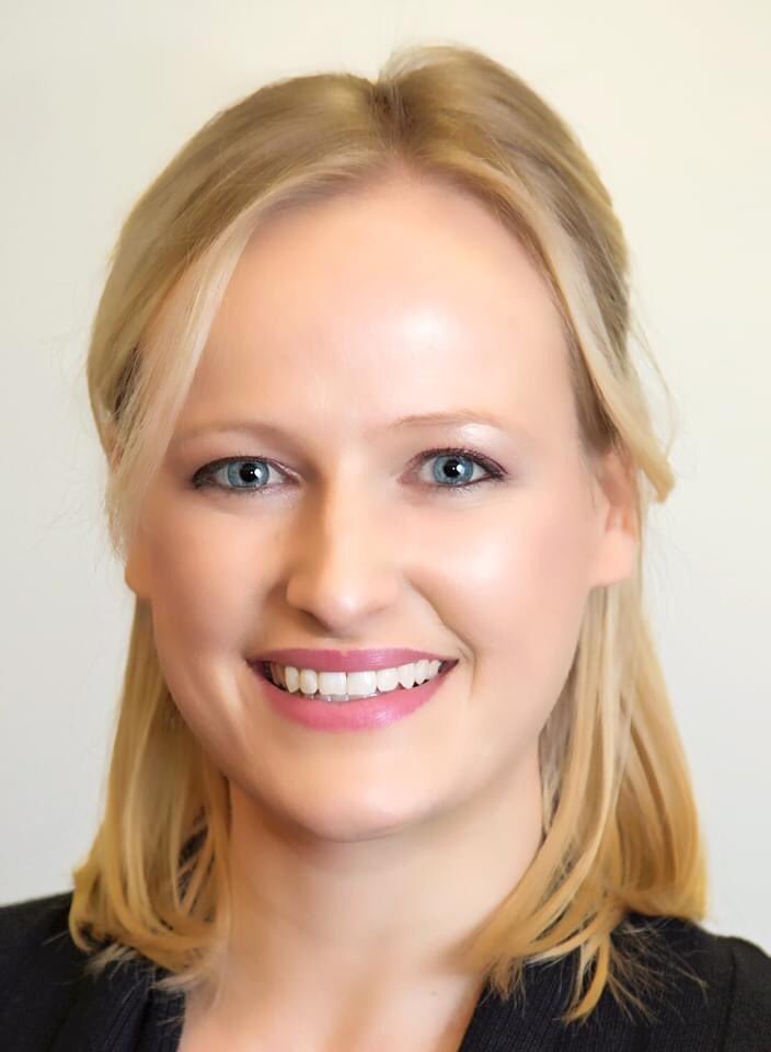 UCDavis_OTOHNS's tweet photo. Happy #WorldVoiceDay! 
Stacy Holyfield is a Speech Language Pathologist working in the Center for Voice &amp; Swallowing, specializing in voice and sees primarily voice and upper airway patient populations. 
#TeamENT #voice #voicetherapy #ucdENT #ucdOTO #ucdavisENT #focusonyourvoice https://t.co/5ojosPcDJV