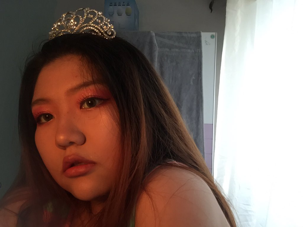 lirenano's tweet photo. You Should See Me In the CROWN https://t.co/kSmSBBm3az