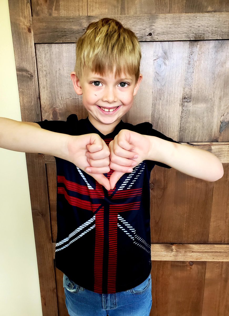 geminikah's tweet photo. Their aunt is a little under the weather across the US. Her husband is also deployed in navy but Covid has slowed his return...so we are #sprinklepositivity. It is hard time to be alone @D13Eagles @Phaugens https://t.co/jS6EdAqqSw