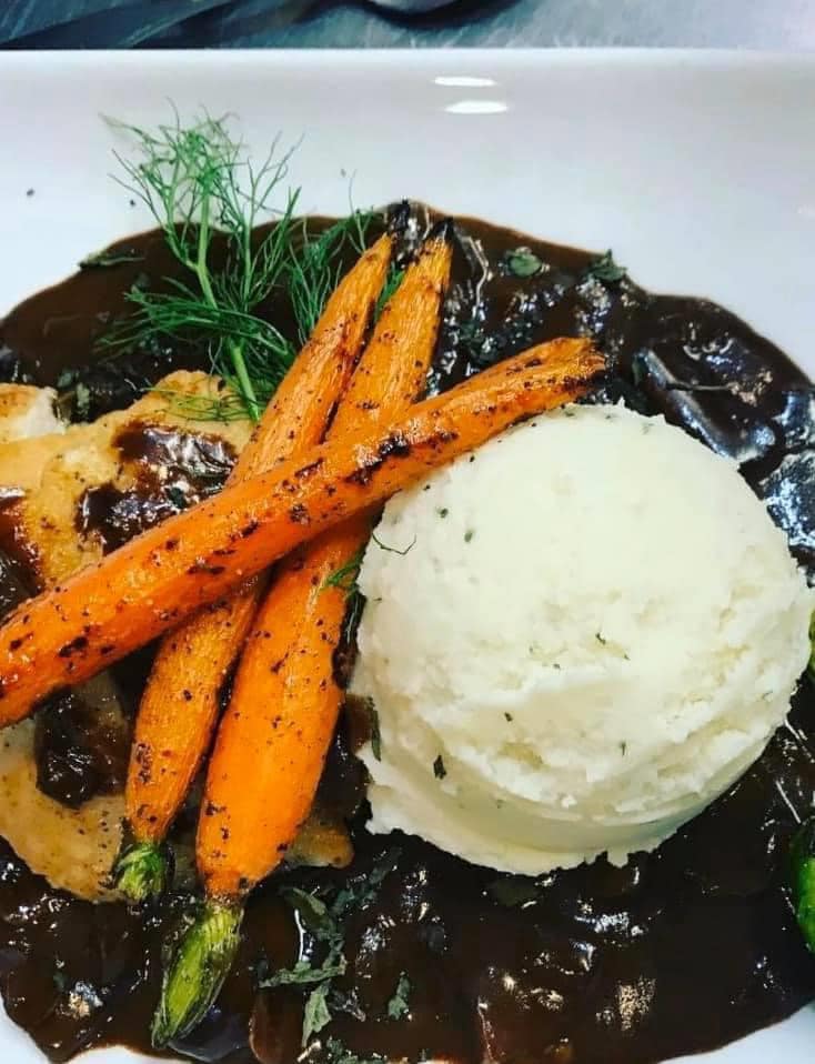 tgkcatering's tweet photo. Our Chicken Marsala Meal is #GlutenFree and serves 2
Chicken breasts in a classic Marsala mushroom wine sauce, with creamy garlic mashed potatoes and grilled carrots. $35 
https://t.co/bGVzXJPRLA https://t.co/MNx5ob93Tl