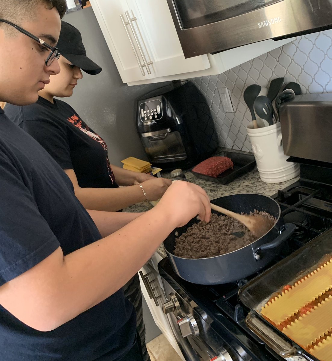 Counselor_CJES's tweet image. #TechyThursday went a little old-school. They used “technology” their grandparents used; a physical recipe book they could actually touch! They truly enjoyed making us lunch without a screen. 🍝 📚