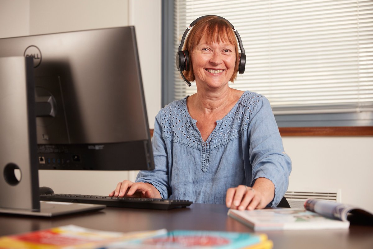 Les conseillers et conseillères du service "Mon orientation en ligne" répondent, du lundi au vendredi, aux questions des familles sur les formations, les métiers, l'orientation. Un service Onisep gratuit d'aide personnalisée.
monorientationenligne.fr