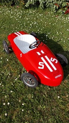 Espace2roues49's tweet photo. La voici fini la voiture à pédale Ferrari Spa N5 des années 60, il va valoir encore attendre un peu pour la petite virée cheveux aux vents sans autorisation...
#projetconfinement #covid19 #voitureapedaleferrari #projetclt https://t.co/uay8jHOFtn