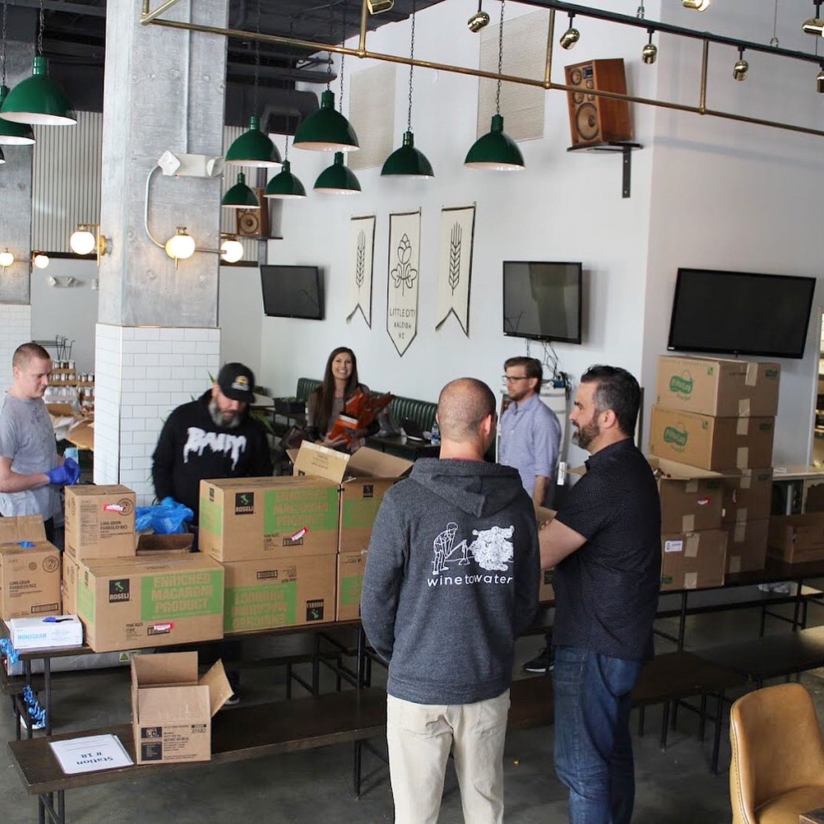 Linus & Pepper's tweet media