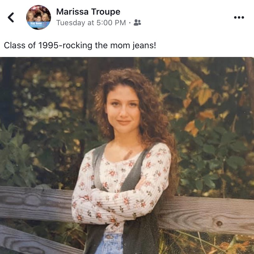 erynn_chloe's tweet photo. if my dad still comments on my moms photos after 25+ years of marriage, y’all boys got no excuse for not appreciating your woman. https://t.co/C7c7xkWQQs
