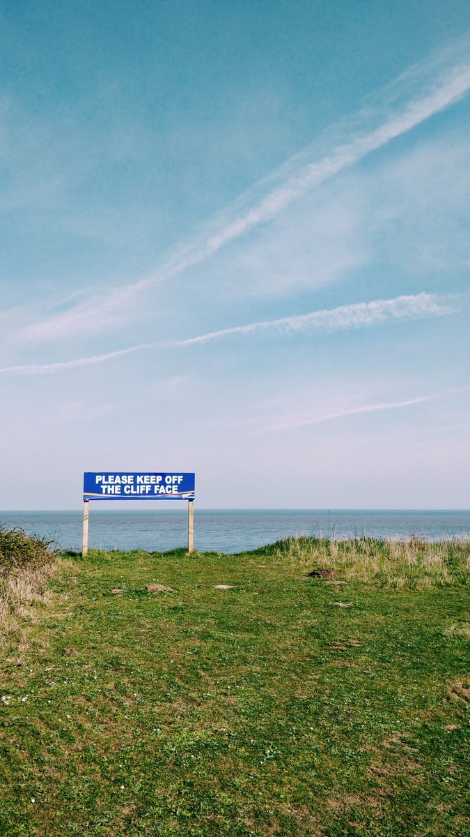JunglePersian's tweet photo. Today's #stateapproved walk
The beautiful, nameless void between #pakefield and #kessingland
We rescued any stray starfish. https://t.co/nMl2o2Dizh