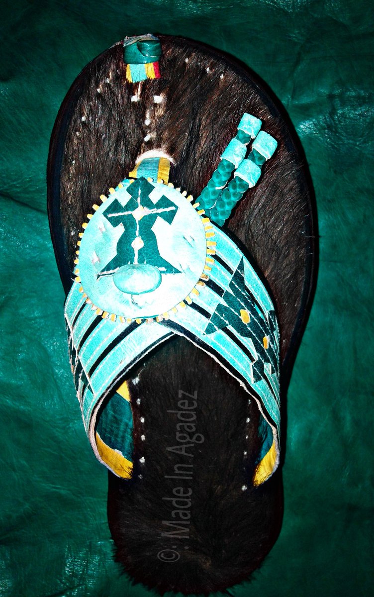 MadeInAgadez's tweet photo. Nouveau Modèle avec une touche très originale.
Faîtes vos commandes en ce début de la chaleur pour les biens de vos pieds.
#Teghateme (#Balka)by #MadeInAgadez.
📩: madeinagadez@gmail.com whatsapp : 0022793889558 https://t.co/nwhFeCv5A4