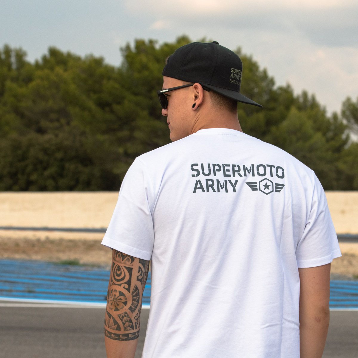 Wear your passion 😎 

#ridestronger #iamsupermotoarmy #strength #enjoy #together #supermotoarmy #twostroke #4stroke #supermoto #supermotard #supermotolife #motolife #moto #achieve