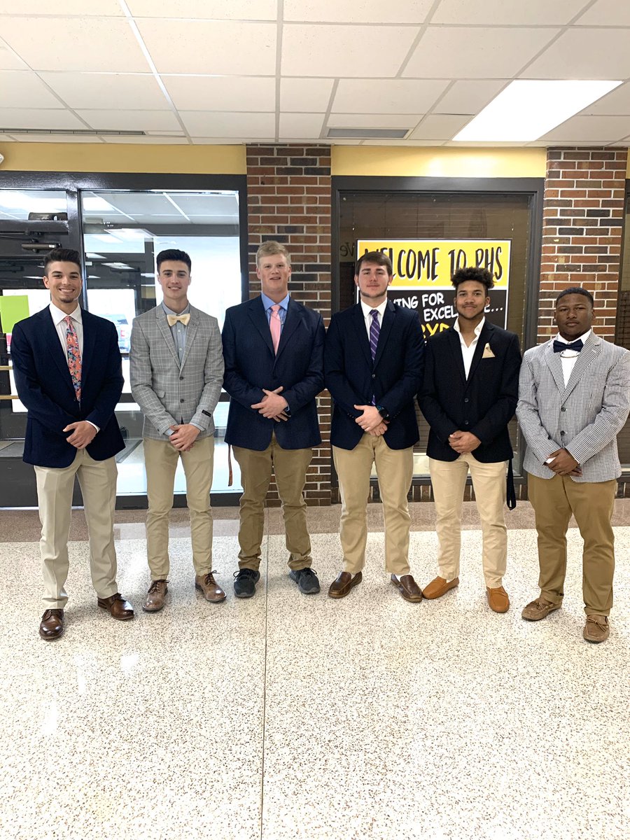 Sad day for our senior class of 2020:
Colton Cloyd - Eli Hammonds - Bryce Franks - Cooper Baugus - Noah Halbrook - Ja’Leon Motley. Great men. Great competitors. Thank you six for making our program better. 

Love You Guys!