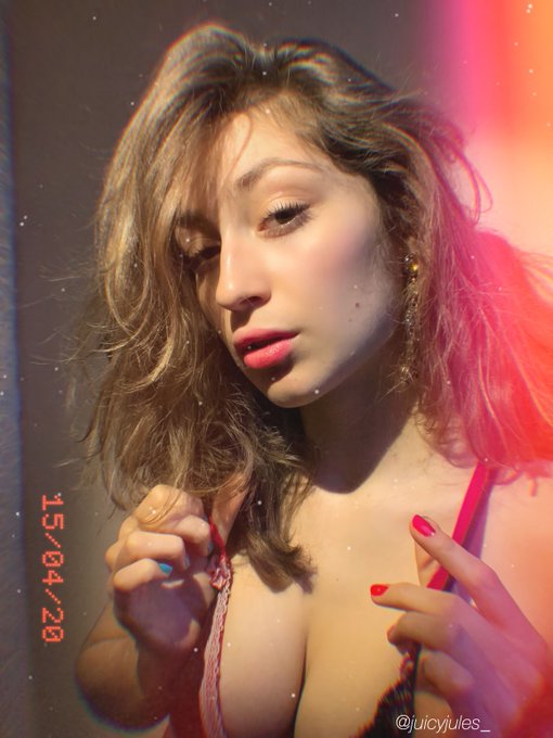 Watch juicy's leaked NSFW photo on TwXstars