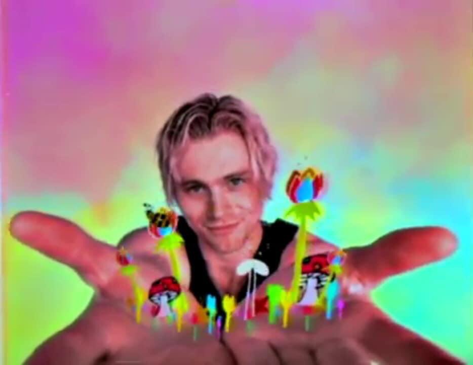 Rhi5S0S's tweet image. #ThankYou5SOS (and Andy, Sarah and co.) for another incredible music video! You’re making this quarantine so much more exciting and fun with everything you’re giving us. We love you!