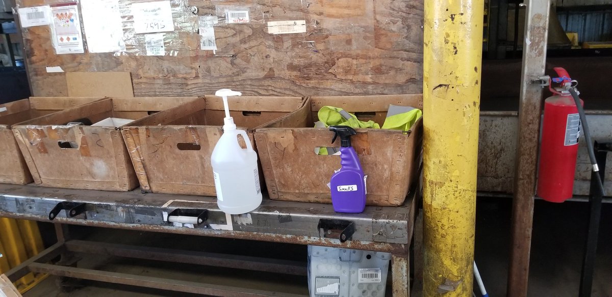 susan_hannahs's tweet photo. Management sanitizing after Preload and drivers leave. Prepping for the Local Sort. @RGlenewinkel @gmanfly1 @thecorycard #LufkinUPS #RedRiverUPS #SafetyFirst #WeAreAllInThisTogether #SanitationWarriors https://t.co/xJ0e3KDmTL