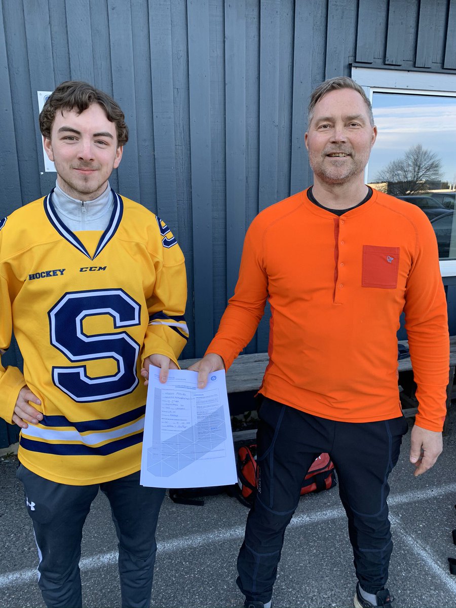 NY-SIGNERING ✍️🥳🙌 
Vi ønsker Kristian Moflag velkommen tilbake til Ski 💛💙

Kristian Moflag (1999) som tidligere i dag ble presentert som Ski-spiller i Østlandets Blad 🥳🎉.🏒🥅

📷 (2020) Kenneth Thomas