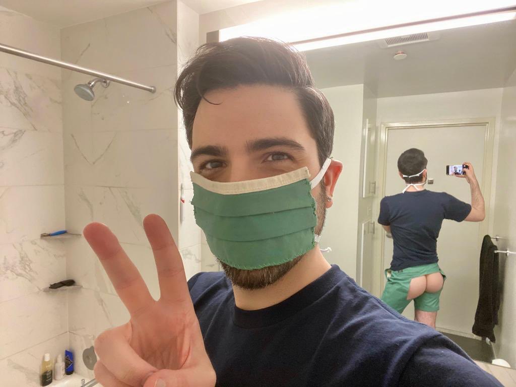 elclosetlgbt's tweet image. La mejor forma de hacer un cubrebocas ☺️😉