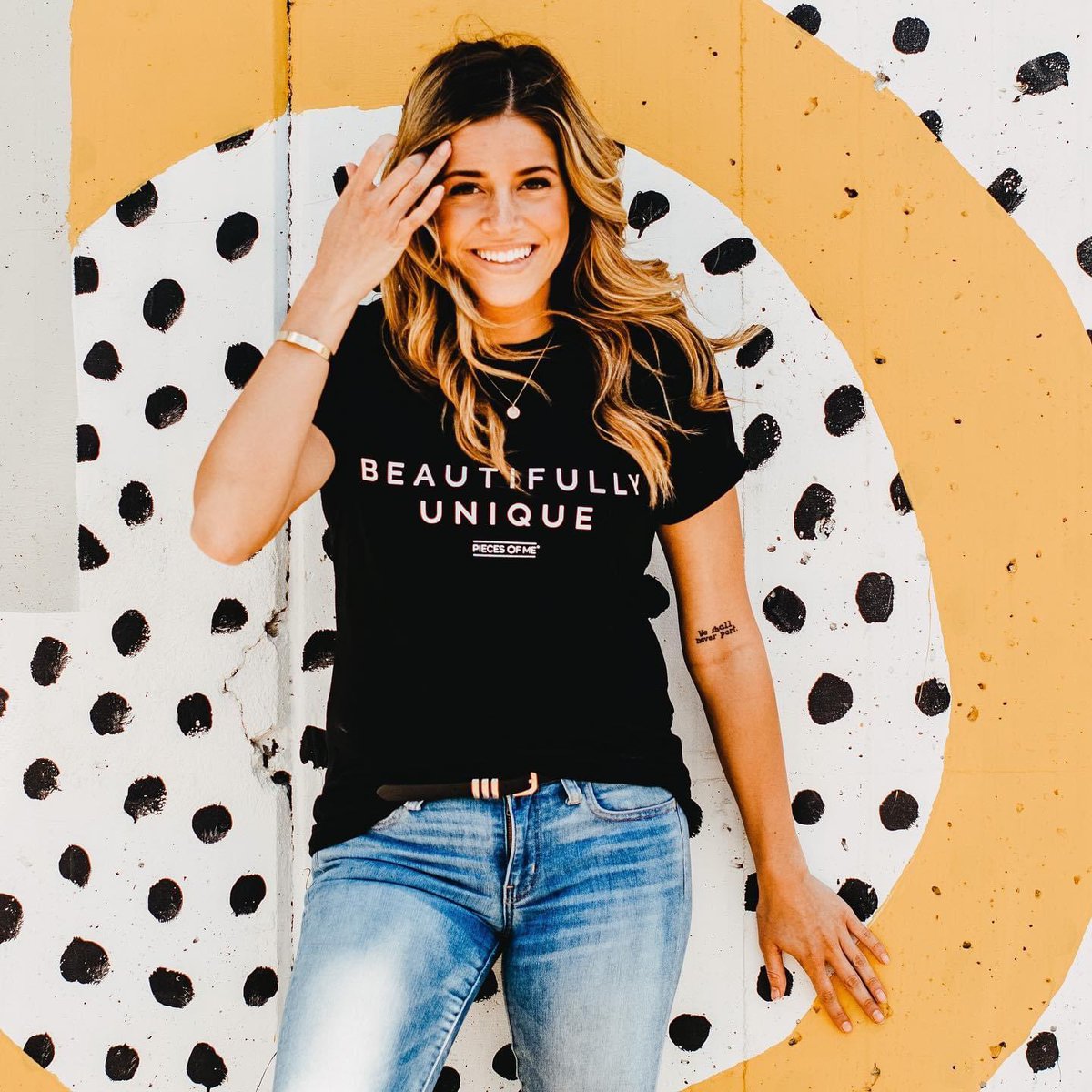 piecesofmeco's tweet photo. Here at Pieces of Me, we strive to empower women to embrace what makes them beautifully unique 🤩 Whether it be their strong sense of determination, bold personality, or their sassiness 💁‍♀️ #wearwhoyouare https://t.co/THrsjtwwc2