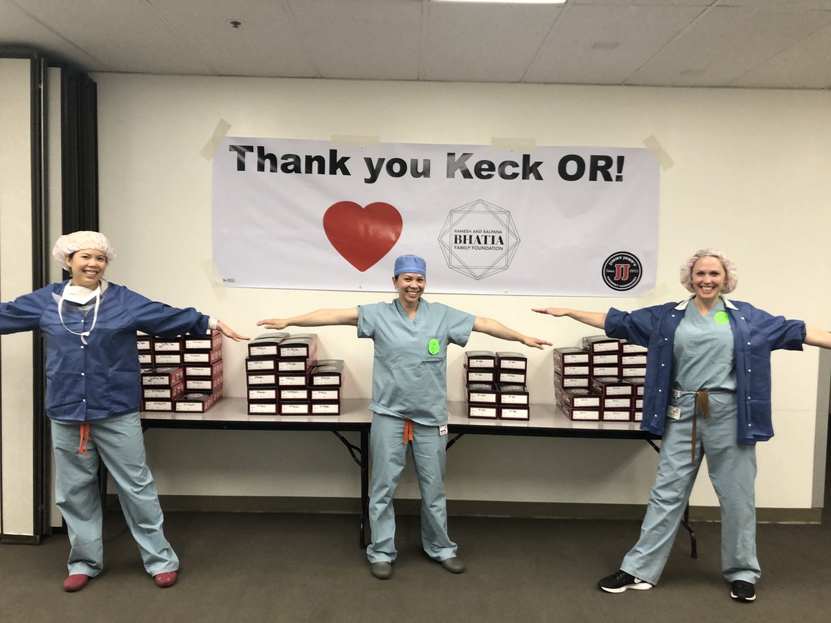 humphrey_do's tweet photo. #USCAnesthesia resident Dr.  Kristen Curtis has been organizing lunch and snacks for not only residents but staff at two hospitals!  Thank you Bhatia Family Foundation!!! Notice the social distance. @jimmyjohns @KeckMedUSC #COVID19 @womenMDinanesth https://t.co/CXfw78i7Cz