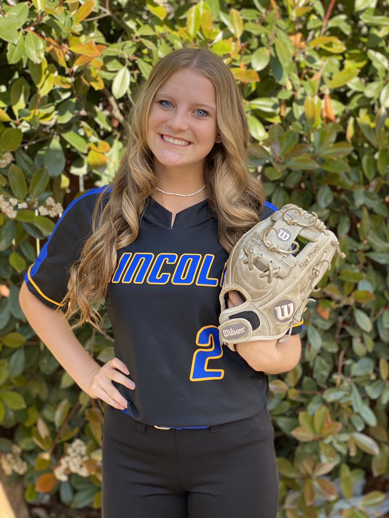 Kya_Linn_2022's tweet photo. Had to turn in our uniforms today to the HS ๐ข Our season wasnโt even long enough to get team pics so my Mom snapped these on her phone this morning. #2ndyrVarsityStarter #SophomoreSeason #MissingSoftball #2022 #Covid19sucks #PrayingForATravelSeason #GoZeebs @LHSZebraSports https://t.co/z2InrtZeTu