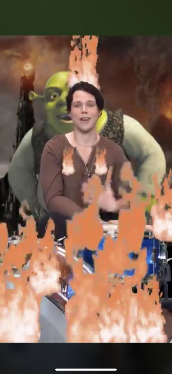 romancecal's tweet photo. @Ashton5SOS so THIS is why you were so sweaty? https://t.co/CWA8Vme0M4