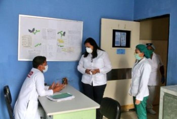 Honrando la vida, así celebramos  #17AñosBarrioAdentro . Creada por un gran visionario el Comandante Chávez, para fortalecer el sistema de salud y brindar atención integral al pueblo, hoy nuestros médicos de #MisiónBarrioAdentro dan la batalla desde los hagares venezolanos.