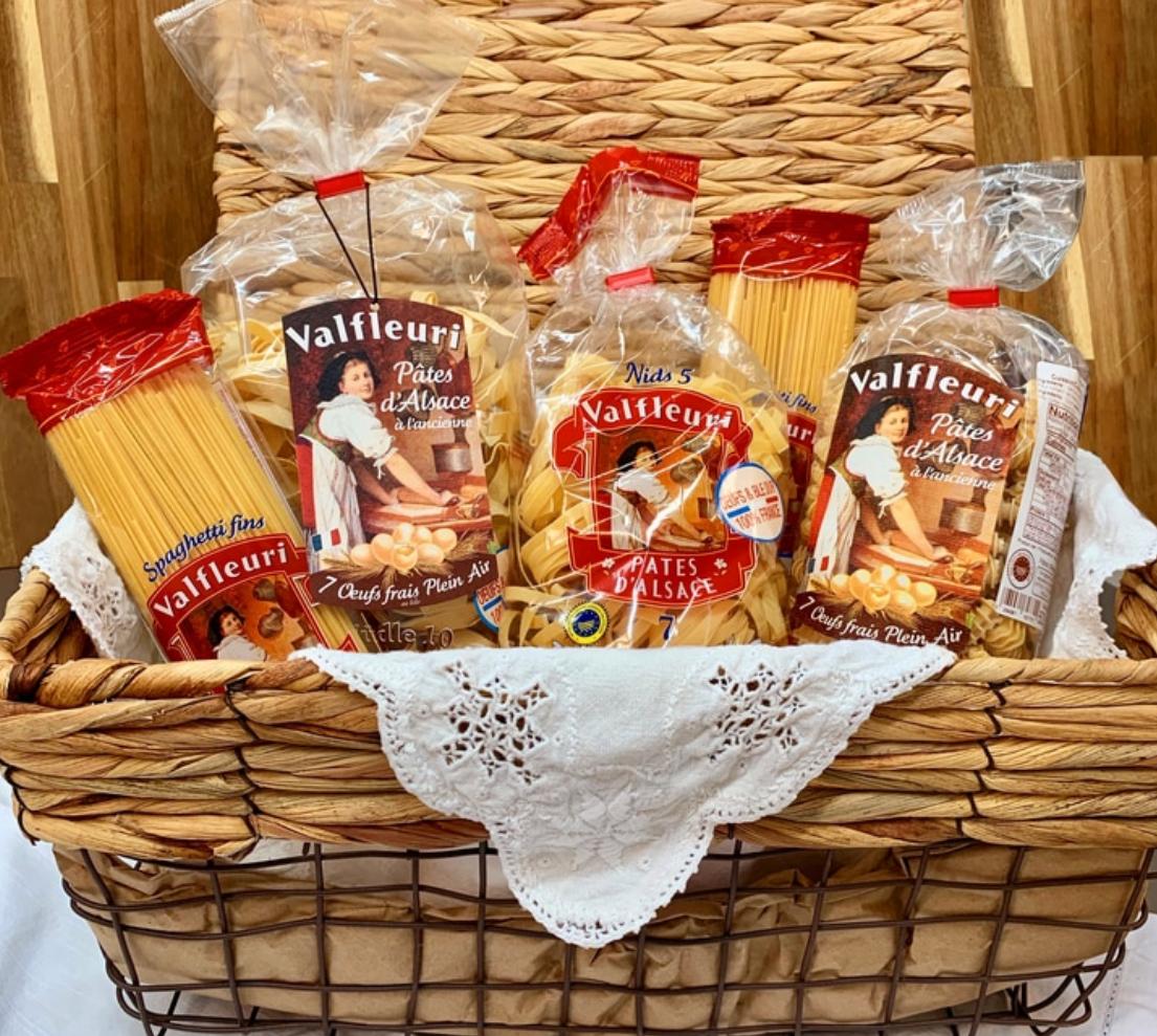 Have you checked out our essential sets? Ranging from our dried egg pastas to our Signature caviar, there is a little bit for everyone's taste to indulge. tinyurl.com/wkxqgwx
.
. 
#DRDelicacy #Truffles #Luxury #Caviar #FoieGras #Seafood #GourmetFood