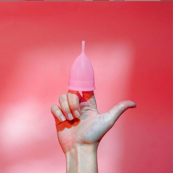 miroslavavgallo's tweet photo. HILO MÁGICO SOBRE LA COPA MENSTRUAL, mi experiencia y recomendaciones ✨🩸. https://t.co/x2q4KxOFYL