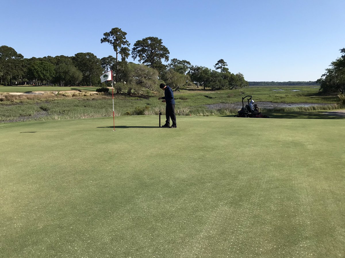 LeeDempster1's tweet photo. Checking greens with @dneus_neus this morning. East greens are much more shot receptive and still rolling in the 11s after Monday’s solid tine. Snapped a few photos. Beautiful day. https://t.co/yDq4yeZqyv