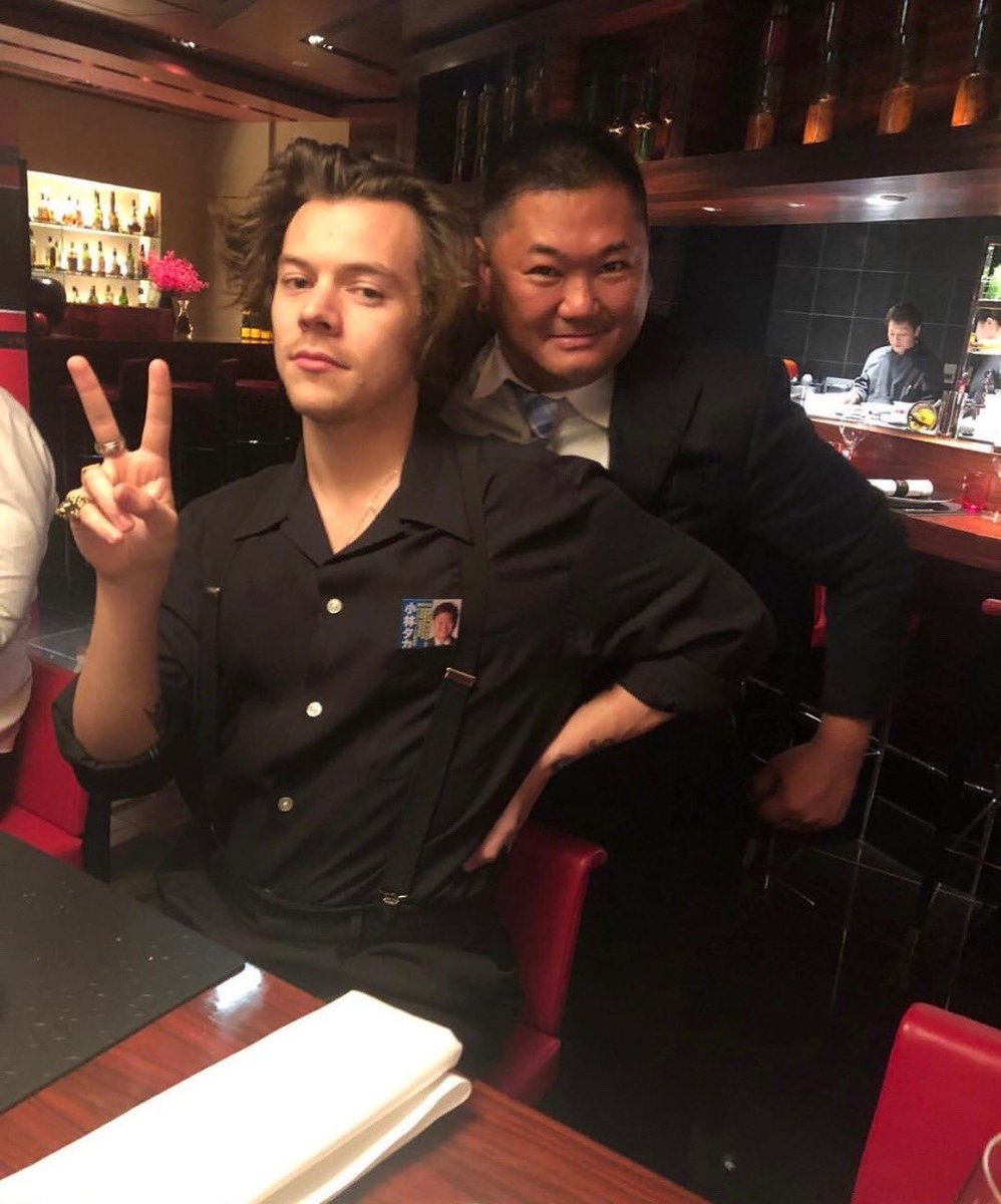 harry styles in japan: 𝐚 𝐭𝐡𝐫𝐞𝐚𝐝♡︎