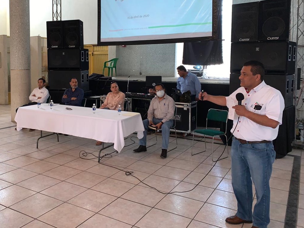 sara_rochaslp's tweet photo. La prioridad es salvaguardar la vida de todos.

Arrancamos reunión informativa con personal de @ssaslp, #SIFIDESLP y @SLPFinanzas de @GobEdoSLP para que nuestros municipios tengan información de primera mano. 
Agradezco a @JMCarrerasGob el apoyo brindado al #AltiplanoPotosino. https://t.co/iUzaXe2qwC