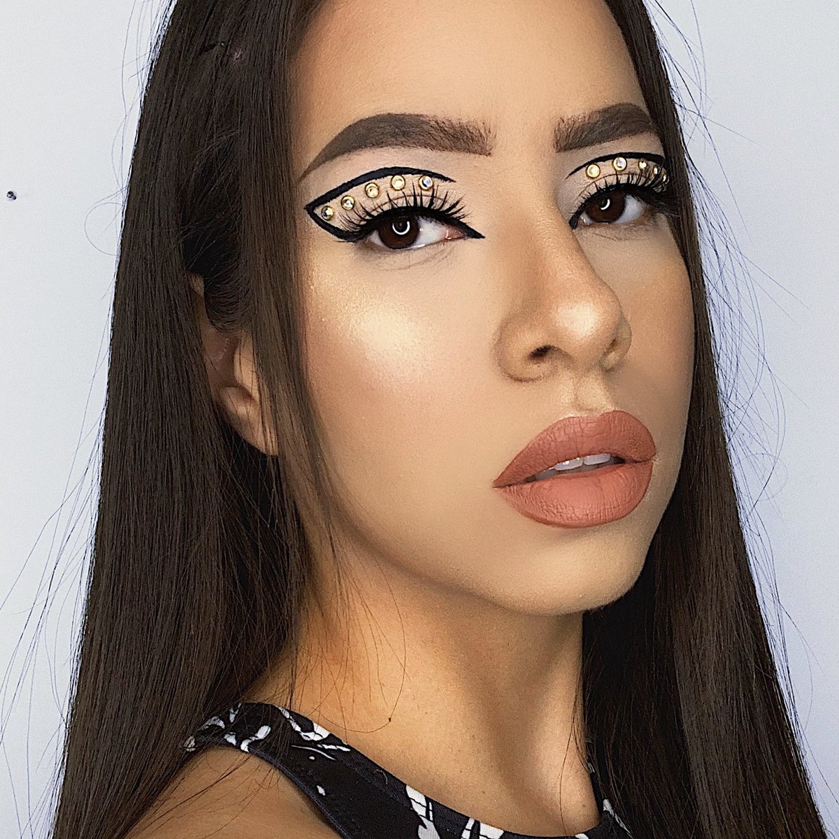 pmxbeauty's tweet photo. @ABHcosmetics I live in Italy but I am Peruvian, my favorite product is the Luminous Foundation and I’m obsessed with Dipbrow Pomade. The whole makeup process makes me feel beautiful, I also love being able to exploit all the creativity I can have.😻😻❤️ https://t.co/jnx7ZeOItz