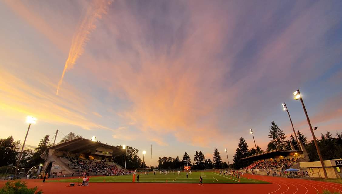 AuburnSD's tweet image. As part of a statewide tribute to the class of 2020, the ASD will turn on high school stadium lights Friday at 8:20 pm – 20:20 military time.**Please Note - due to the Governor's Stay Home-Stay Healthy order, this is not an invitation to gather at the stadiums. 
#BeTheLightWA.