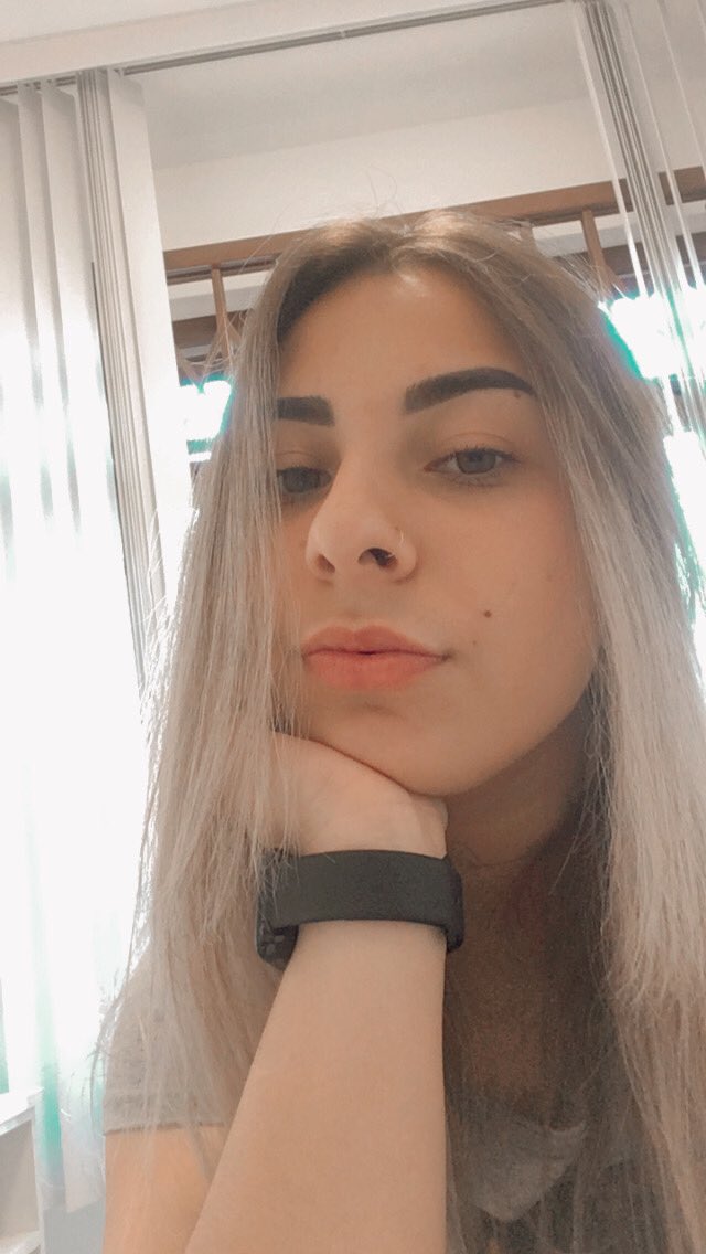 LarissaSidral's tweet photo. Só vim aqui aproveitar que hoje meu cabelo tá um arraso e meu celular está me permitindo postar fotos #quintafire https://t.co/4u2oduLu4I