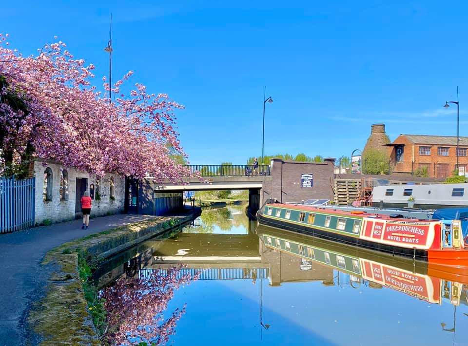 #lovestoke Dear National Media you often publish negative pictures of the city I love next time you want to publish #StokeOnTrent. #BEAUTIFUL