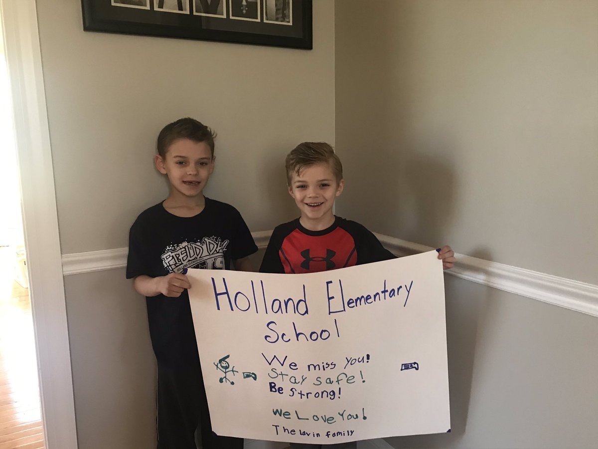 bernadettelavi8's tweet photo. Thank you teachers and all staff @HollandElem for all of your hard work and dedication 🤗🥰 https://t.co/bBWdlmZ5N0