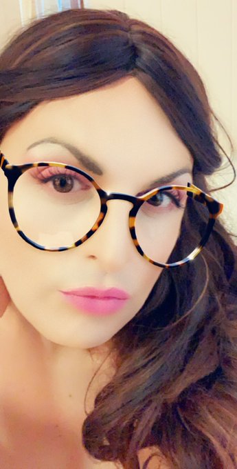 What to do today? Suggestions? #cd #samcrossdresser #Brisbane #gay #lgbt #QuarantineLife #spoiled #spoiledcunt