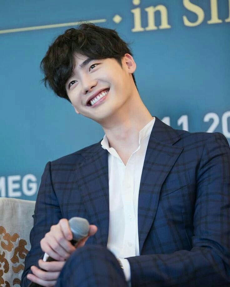 lee jongsuk smiling, a well needed thread