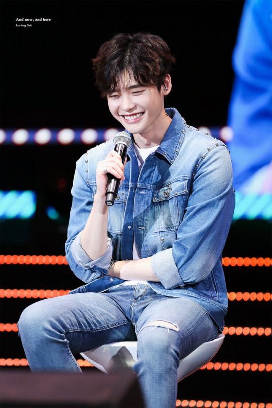 lee jongsuk smiling, a well needed thread