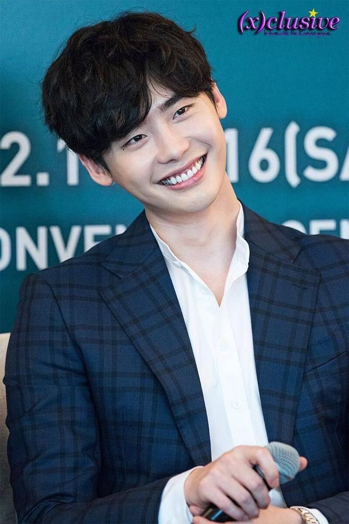lee jongsuk smiling, a well needed thread