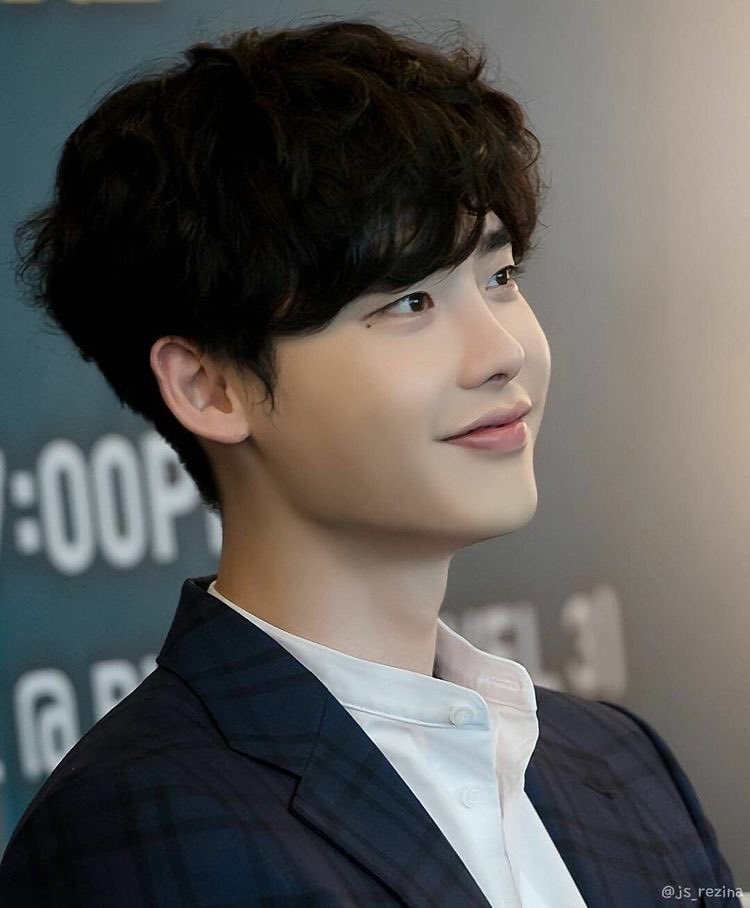 lee jongsuk smiling, a well needed thread