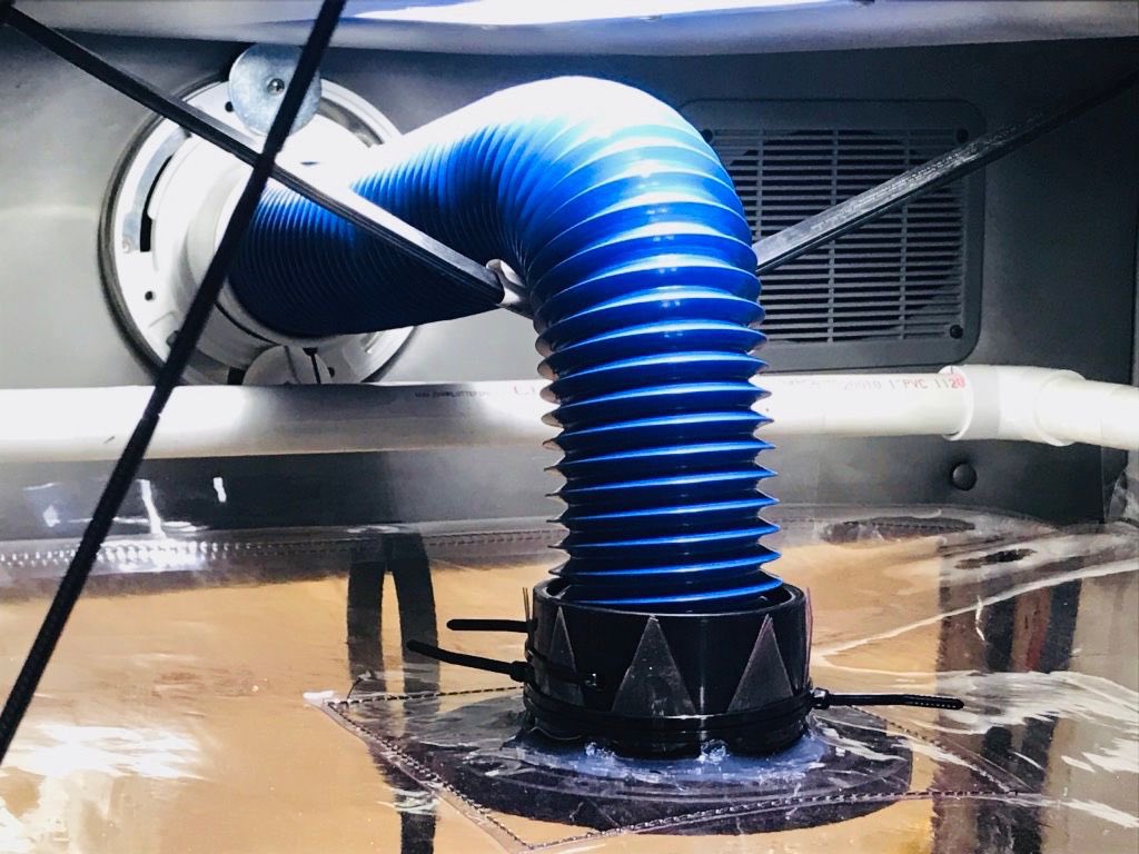ShreveportMayor's tweet photo. The Shreveport Fire Department is taking steps to protect paramedics and firefighters when transporting potential COVID-19 patients. They have installed isolation tents made of heavy grade vinyl in the rear of SFD ambulances. (1) https://t.co/8EVp7dKi1t