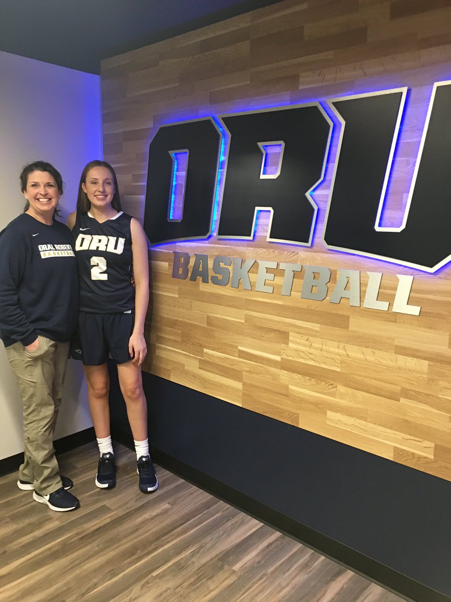 HannahGiddey's tweet photo. It’s official! Couldn’t be more grateful 🦅💛💙 @ORUWBB https://t.co/SpaKKjyq2Z