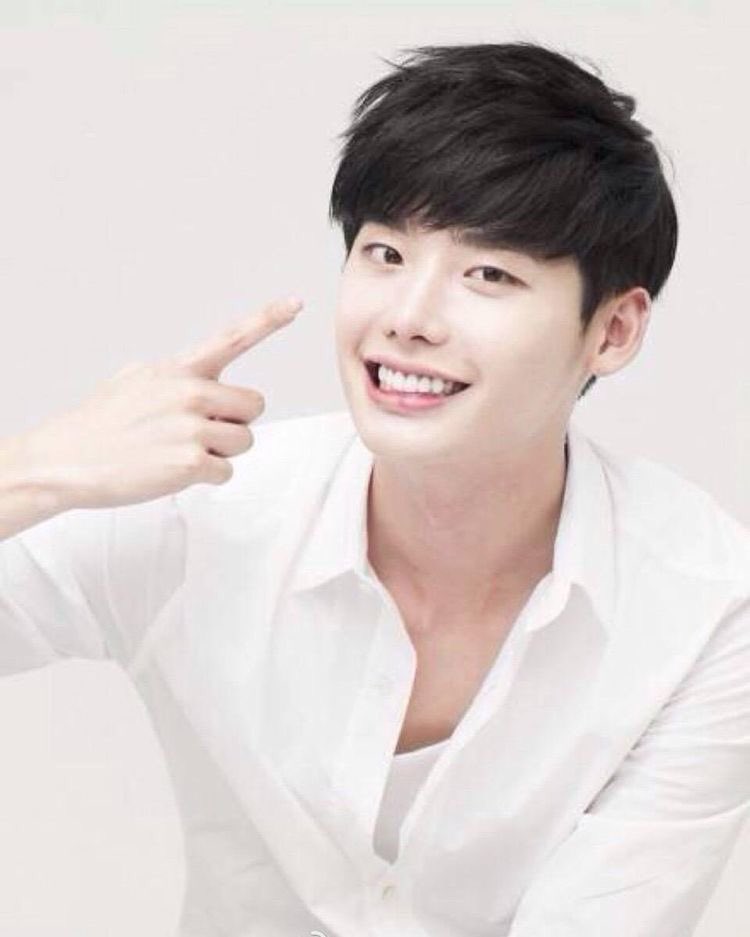 lee jongsuk smiling, a well needed thread