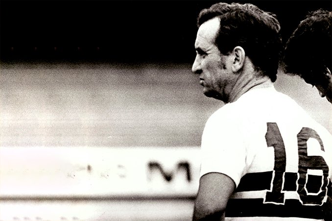 Hace 94 años, José Poy nació para ser uno de los gigantes de la historia tricolor. 🥅 🧤 Como portero, participó en 525 juegos. 👨‍🏫 Como entrenador, 422 más. En total, hubo 947 juegos con São Paulo. 🔴⚪️⚫️ 🥈El 2º en la lista de los que más defendieron al club 🇾🇪