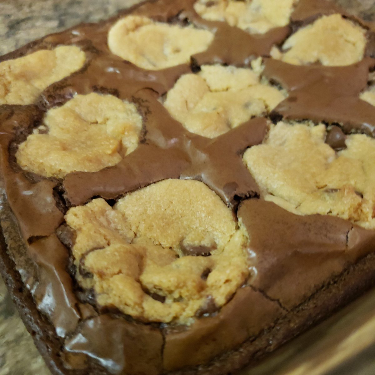 A_minus313's tweet image. When brownies &amp;amp; chocolate chip cookies do the fusion dance 🤦🏾‍♂️🔥 #Icancook sometimes 😆