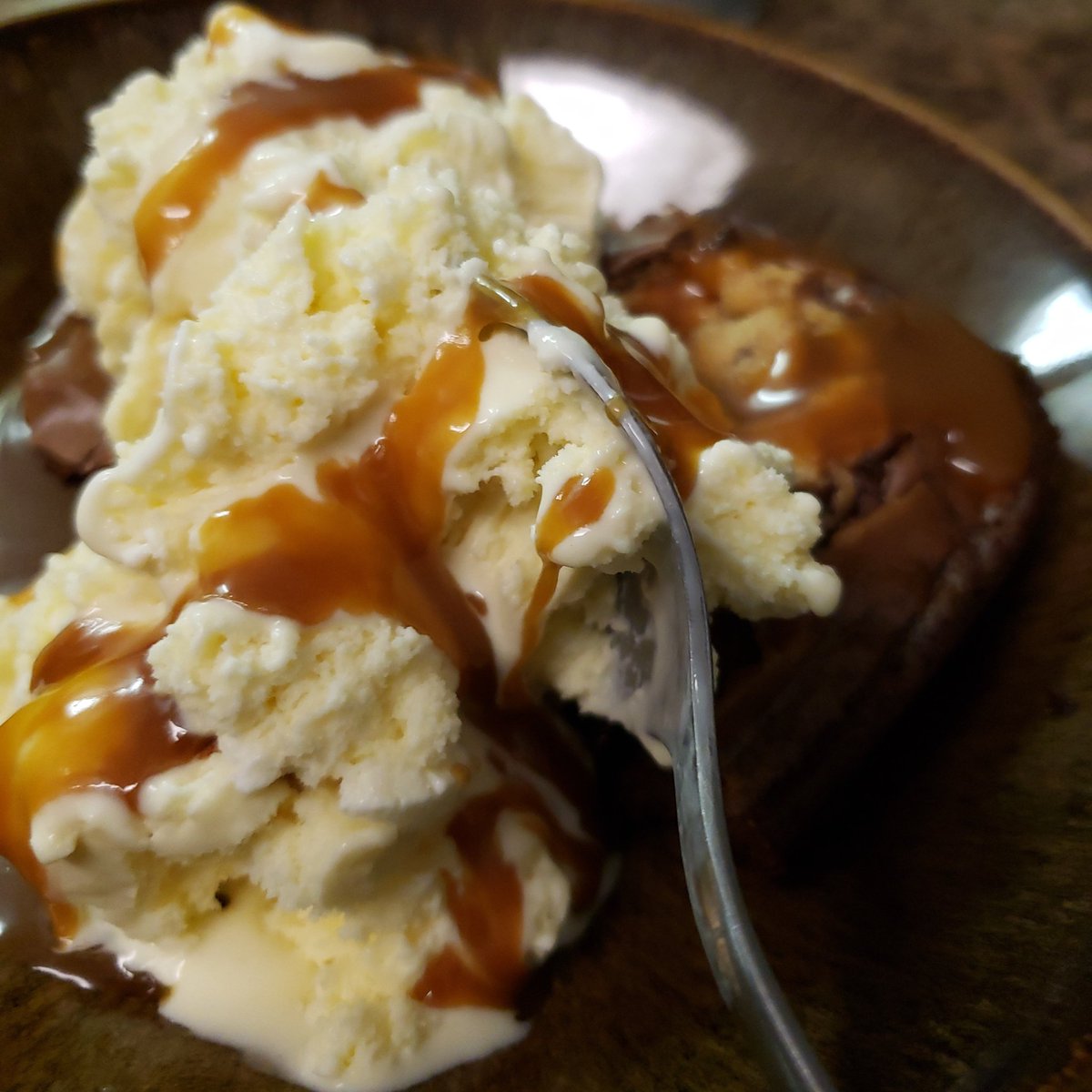 A_minus313's tweet image. When brownies &amp;amp; chocolate chip cookies do the fusion dance 🤦🏾‍♂️🔥 #Icancook sometimes 😆