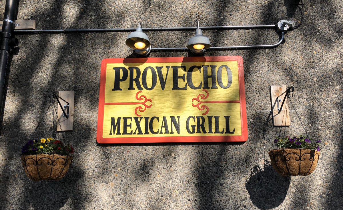 Fui a Provecho esta semana por #shoplocal en #TakeoutThursday Burritos y guacamole, mi favorito!